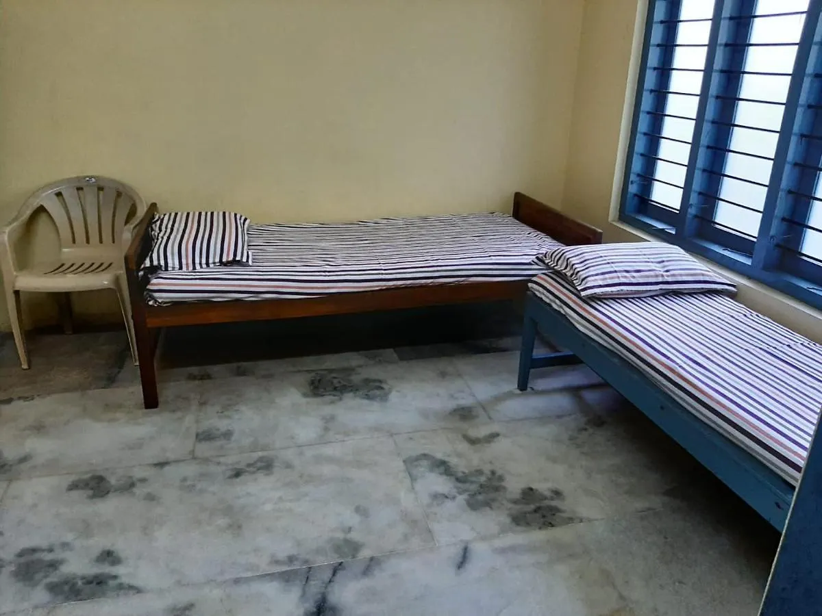Mavelikara Santhigiri旅舍 旅馆
